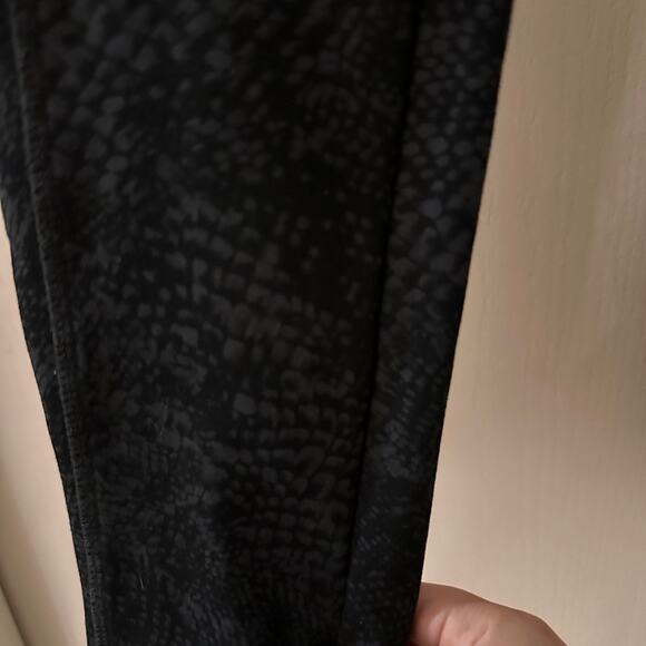 Danskin leggings black snakeskin print size small - Picture 3 of 6